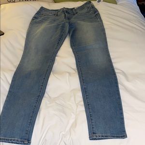 Light wash skinny jeans